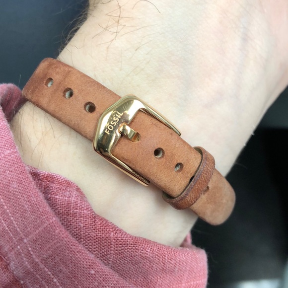 Fossil pink cystal bezel and inside.best watch - Picture 2 of 3